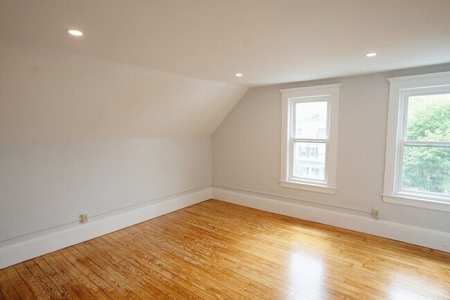 Building Photo - 315 Lafayette St