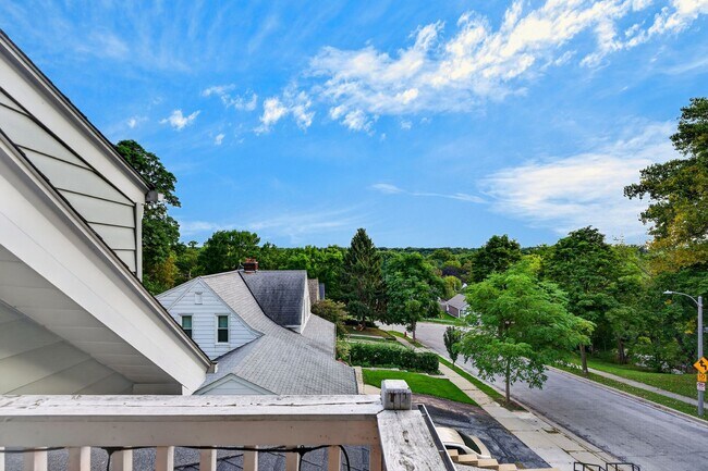 Building Photo - 1424 N 70th St