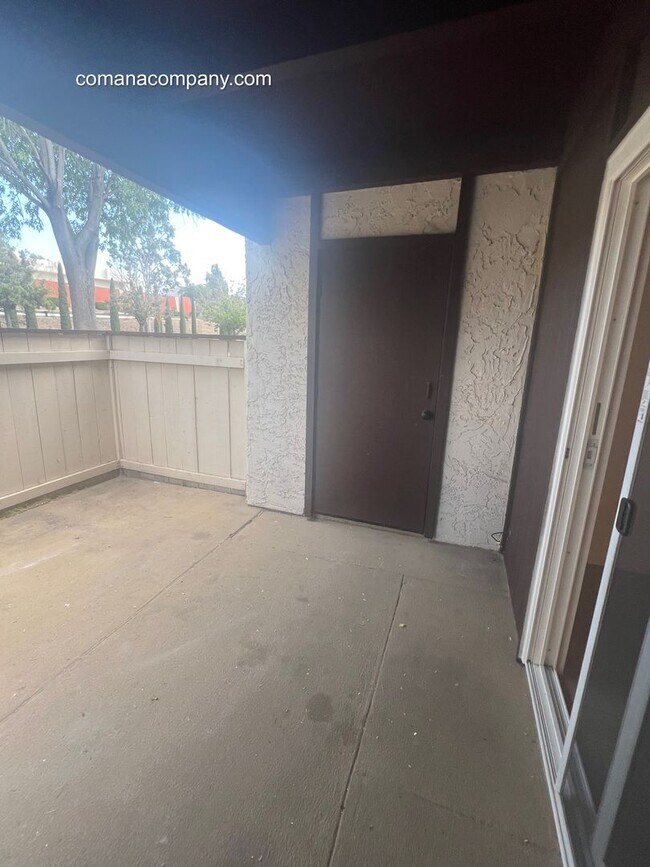 Building Photo - Beautiful 2 bedroom Condo