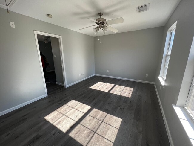 Building Photo - 19451 Nasworthy Dr