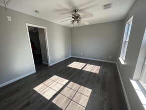 Building Photo - 19451 Nasworthy Dr