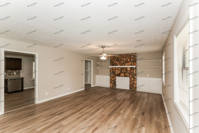Building Photo - 621 Blue Flag Ln