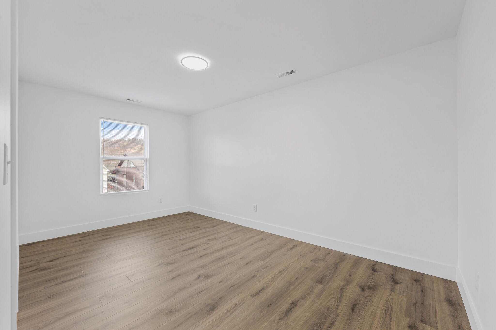 Building Photo - 214 E Morelia Ave