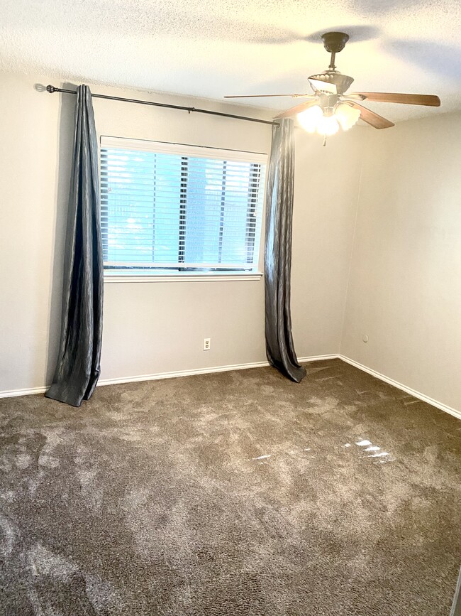 guest bedroom - 4712 Ringold Dr