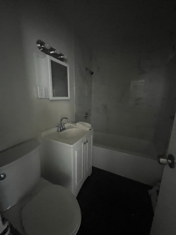 Building Photo - 473 Park Ave