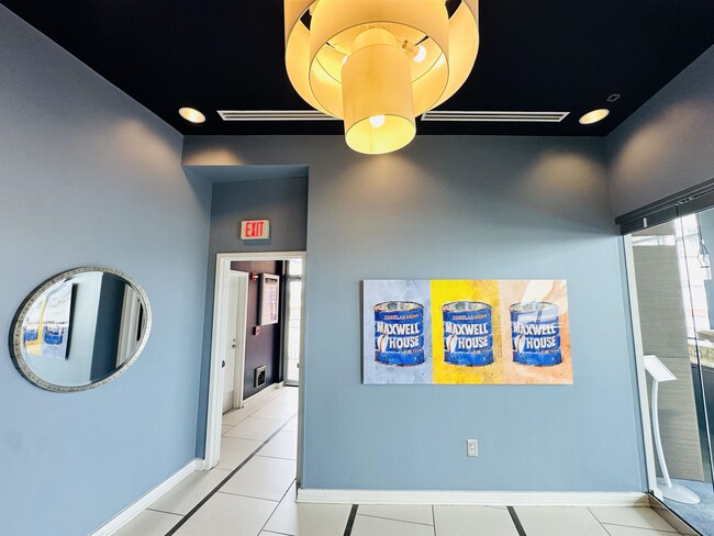 Building Photo - 1125 Maxwell Ln