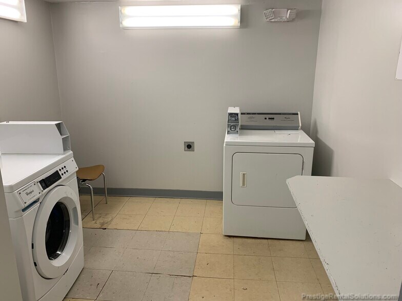 Building Photo - 65 Wood Ave