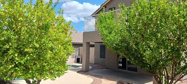 Building Photo - 3 Bed / 2 Bath with Loft and Pool