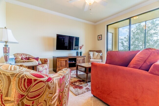 Building Photo - Furnished Annual -  2BR/2BA Second Floor c...