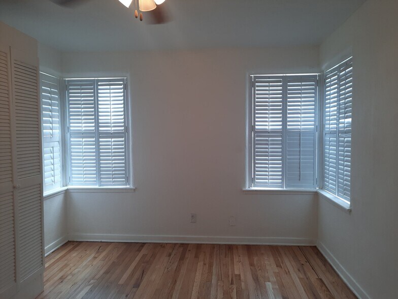 Building Photo - 512 Phoenix Ave