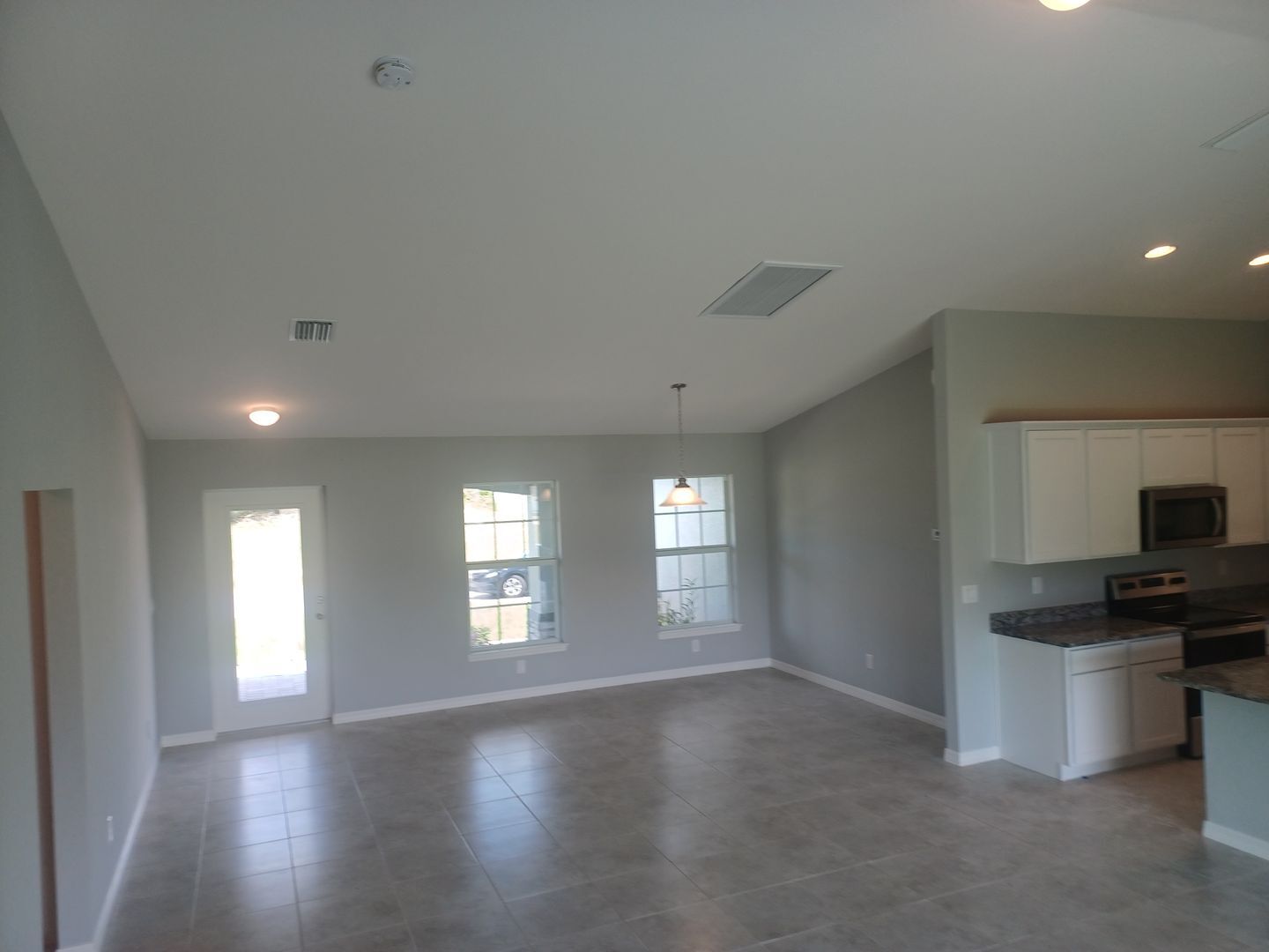 Building Photo - 4/2 Newer  construction home.