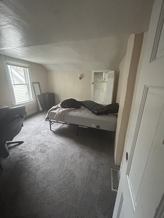 Building Photo - 24 Custer St