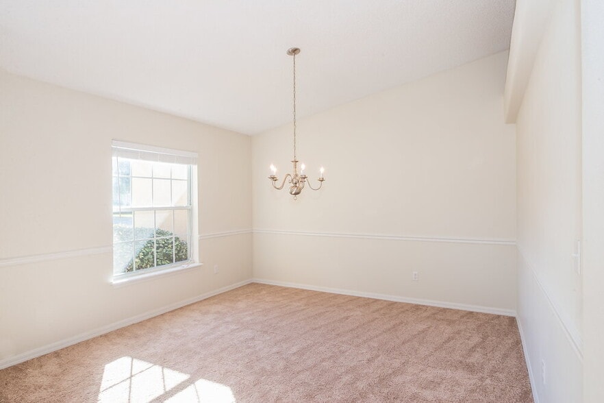 Building Photo - 11040 Apple Blossom Trail W