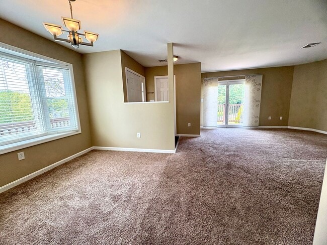 Building Photo - 2 Bedroom 2.5 Bathroom in Hummelstown!