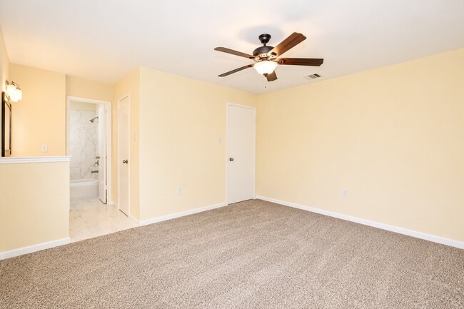 Building Photo - 2110 Whiteback Dr