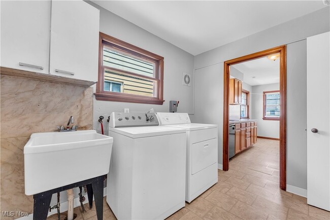 Building Photo - 5607 Allanwood Dr
