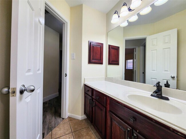 Building Photo - 25807 Elmley Pl