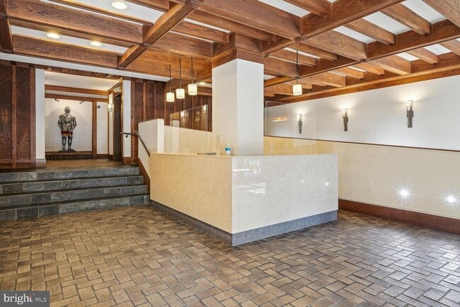 Building Photo - 1280 21st St NW