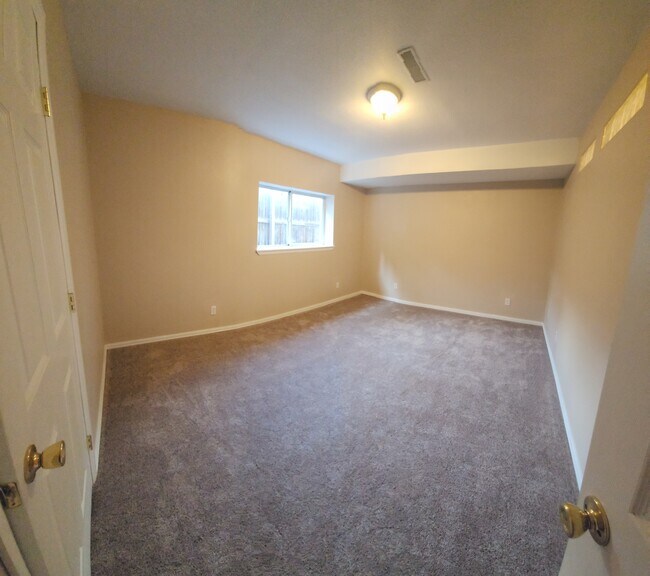 Building Photo - 4184 S Lewiston Cir