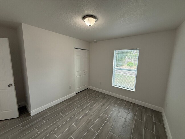 Building Photo - 3 Bed 2 Bath Home in Port Richey!
