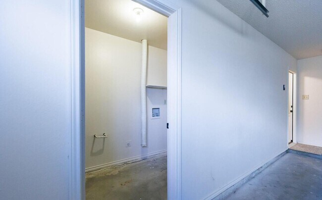 Building Photo - 3406 65th Dr