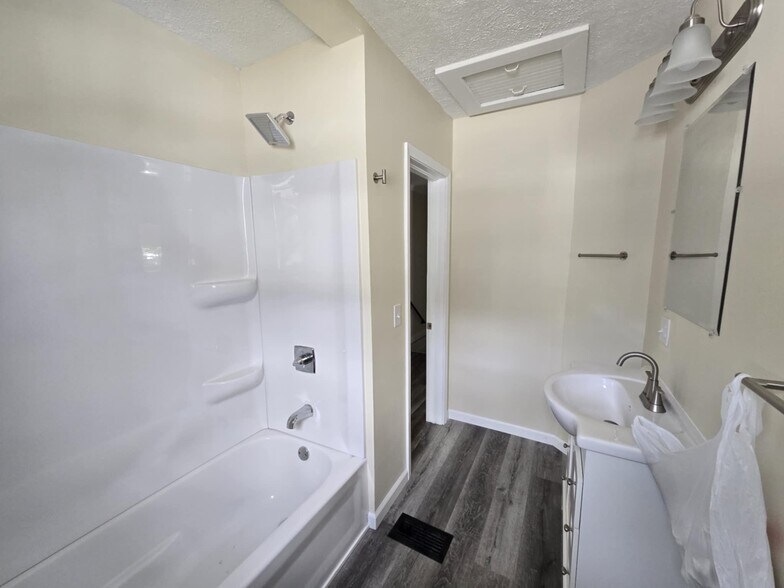 Bathroom - 826 Clayton St