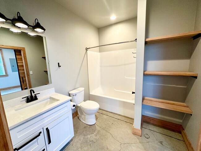 Building Photo - 121 E 26th Ave