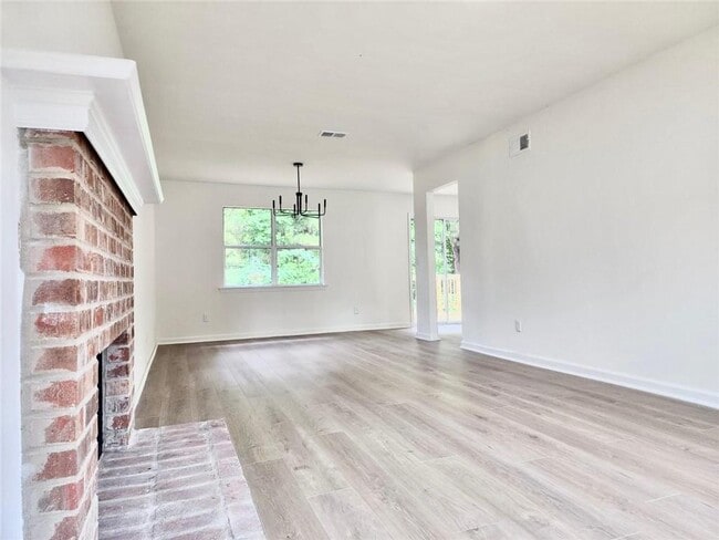 Building Photo - 118 Jade Ln