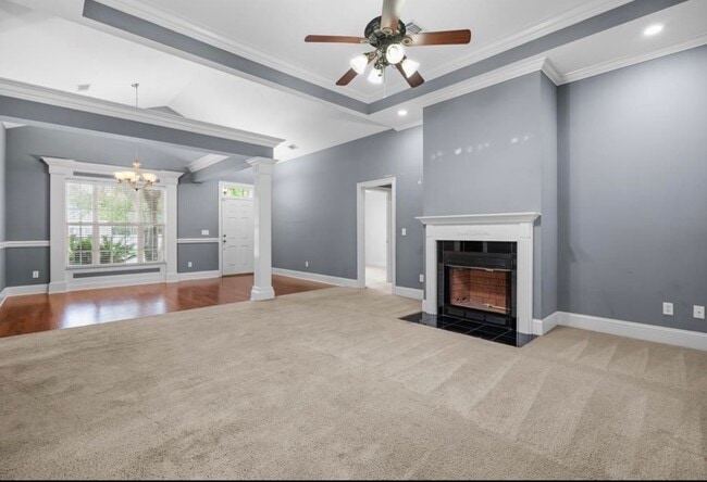 Building Photo - 3848 Thoreau Dr