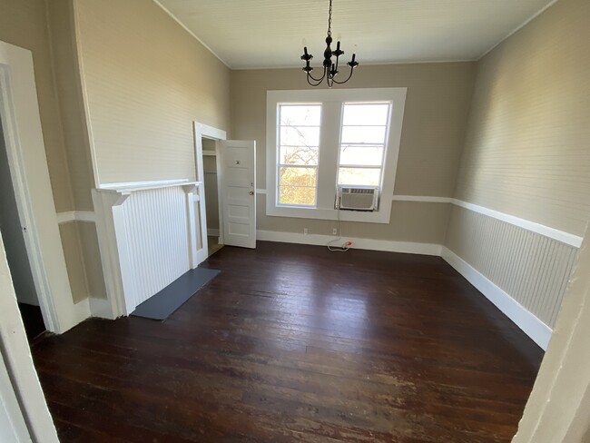 Building Photo - 10 Shady Acrs Ln