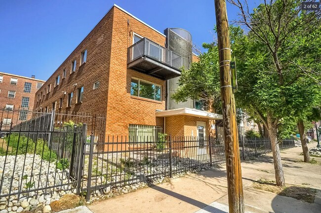 Building Photo - 1421 N Pearl St