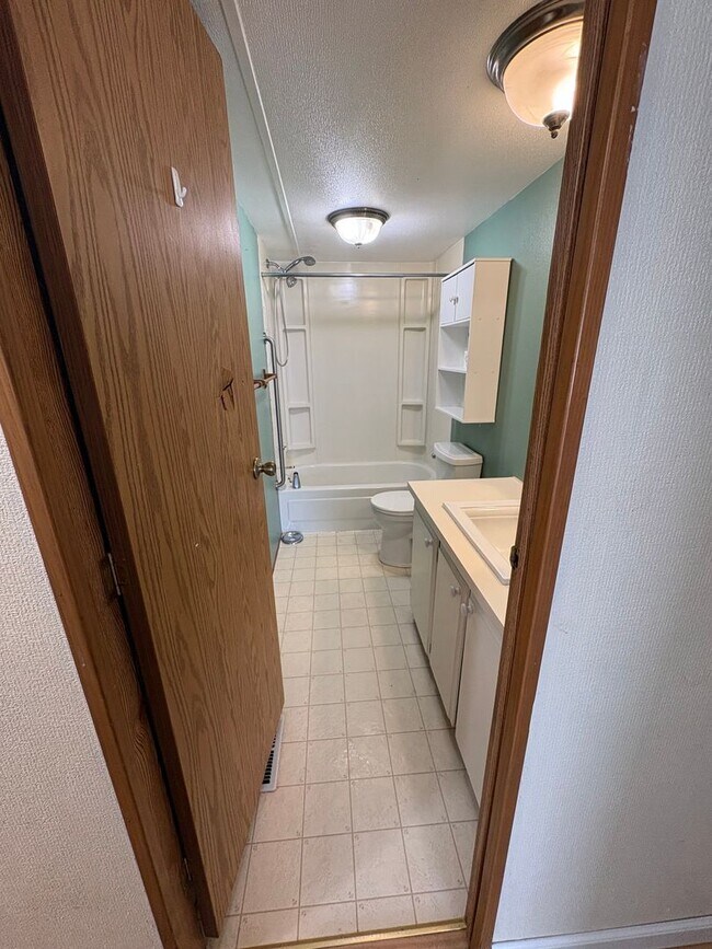 Building Photo - 3 bed 2 bath Home for Rent in Ephrata