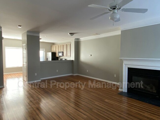 Building Photo - 17 Annacey Pl