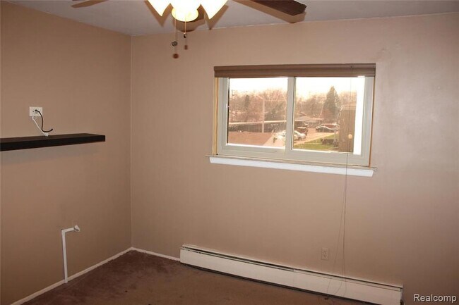 Building Photo - 26309 Seven Mile W