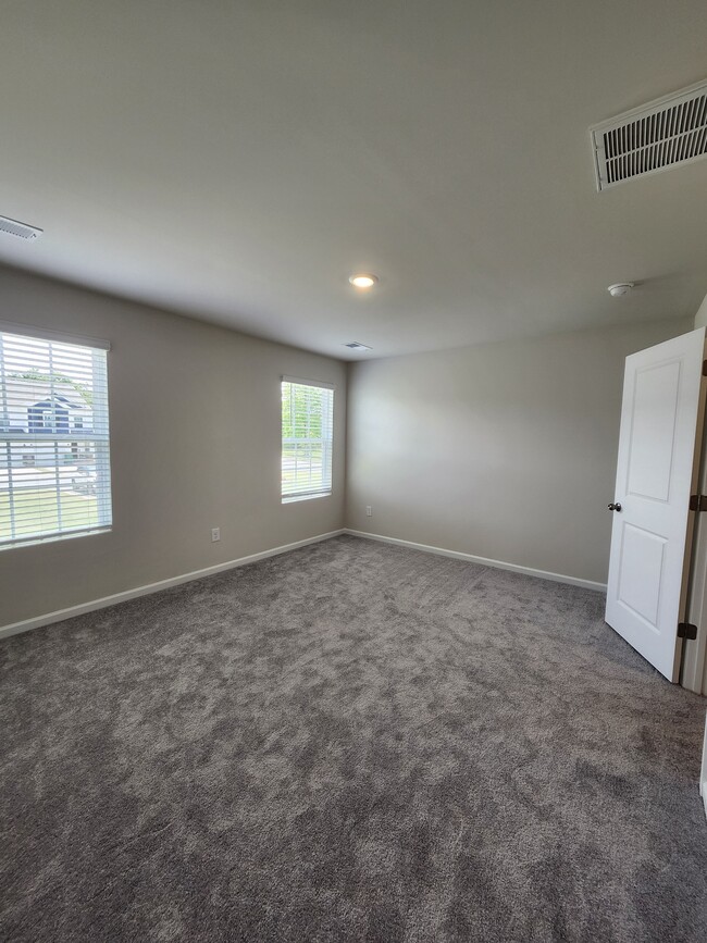 Building Photo - 712 Peyden Ln