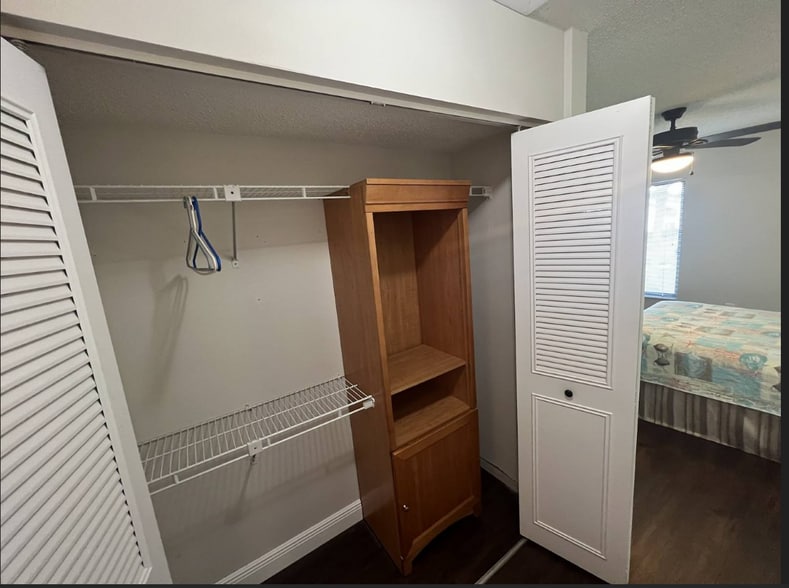 Building Photo - 1258 Pine Ridge Cir W