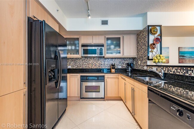 Building Photo - 2080 S Ocean Dr
