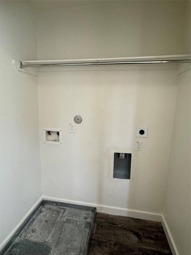 Building Photo - 12603 Telge Rd