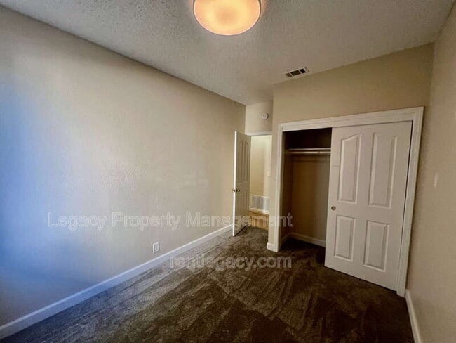 Building Photo - 413 Donaldson Ct