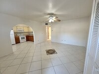 Building Photo - 1st Floor Apartment with Pool, Tennis Court & More in North Fort Myers