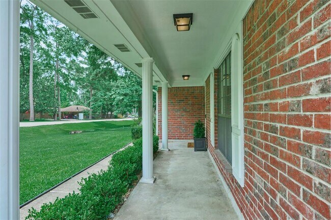 Building Photo - 26611 Oak Hill Dr