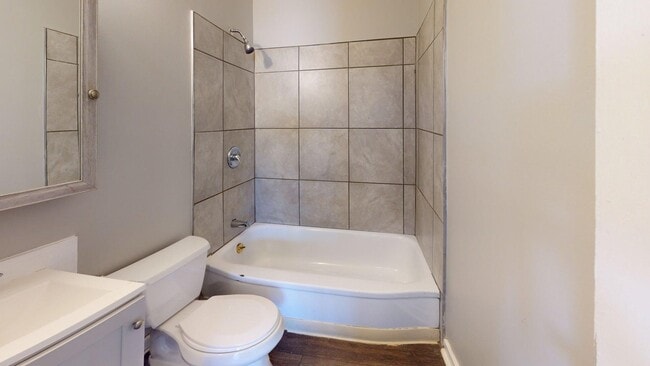 Building Photo - W.130th-Bellaire neighborhood, updated 3 b...
