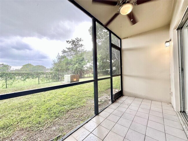 Building Photo - 7900 Fairview Dr