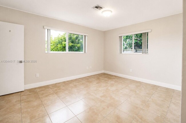 Building Photo - 15445 SW 99th Ave
