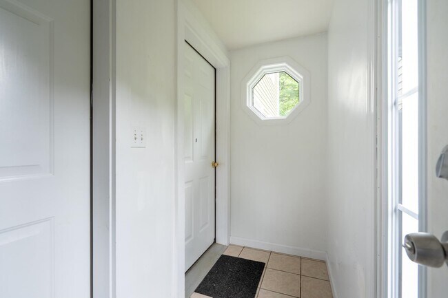 Building Photo - 206 Mt Delight Rd