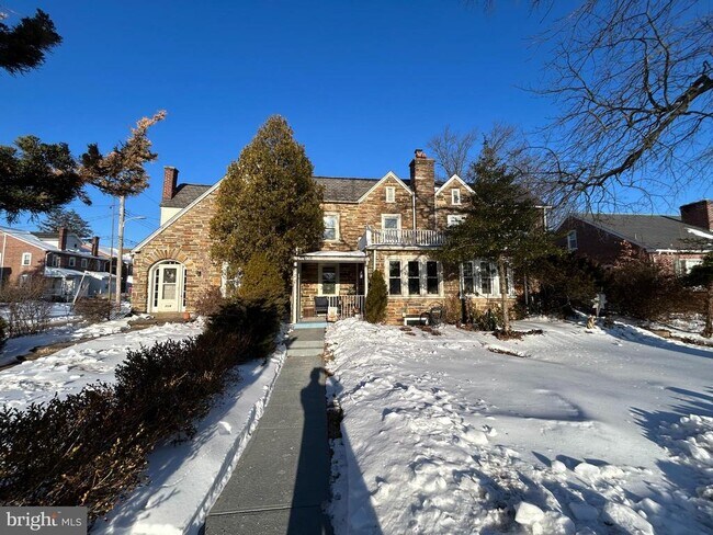 Building Photo - 520 Ridge St