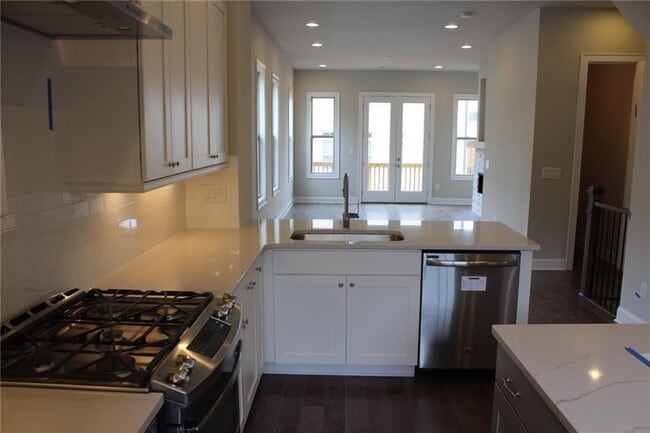 Building Photo - 4761 Roswell Rd