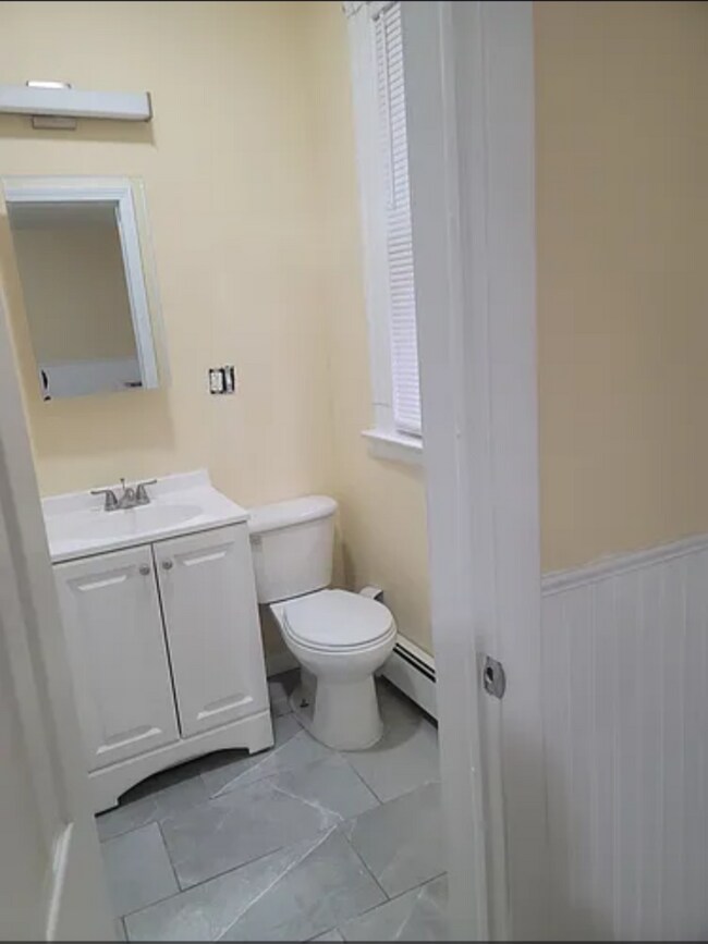 Building Photo - 357 Poplar St