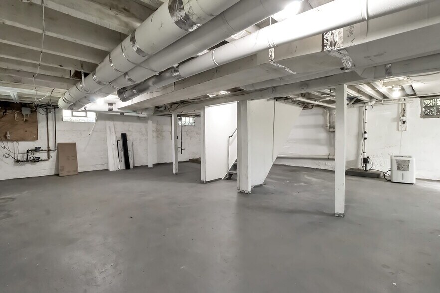 Building Photo - 56 Garfield St