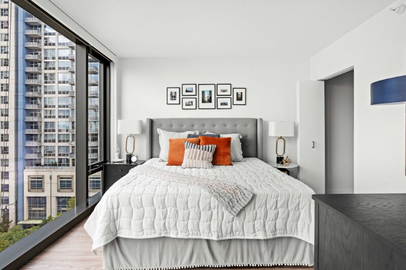 Building Photo - 1325 S Michigan Ave